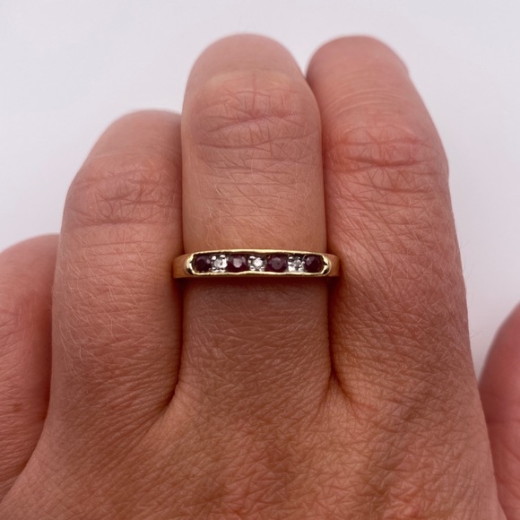 10k yellow gold Ruby and diamonds ring - Picture 10 of 13